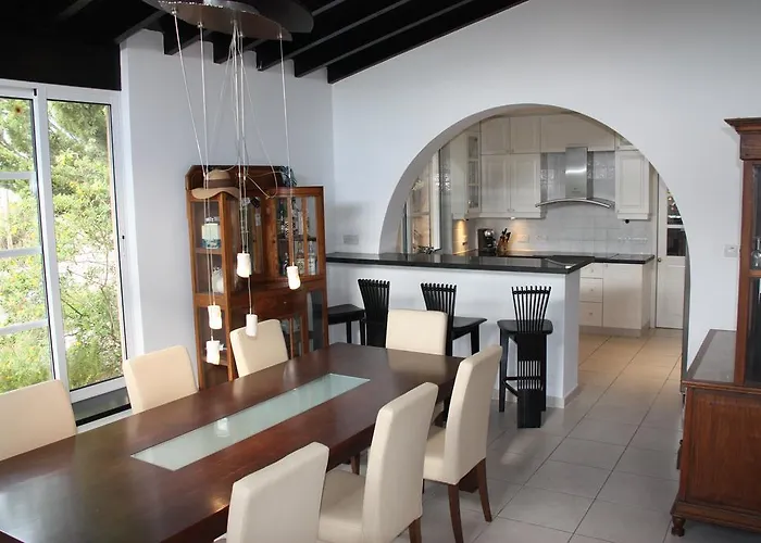 Semesterbostad Laonari